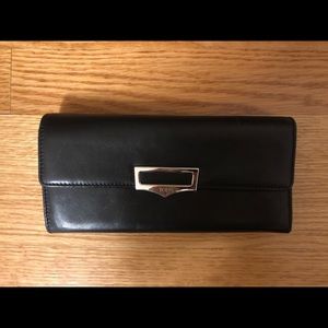 Black Tod’s Wallet
